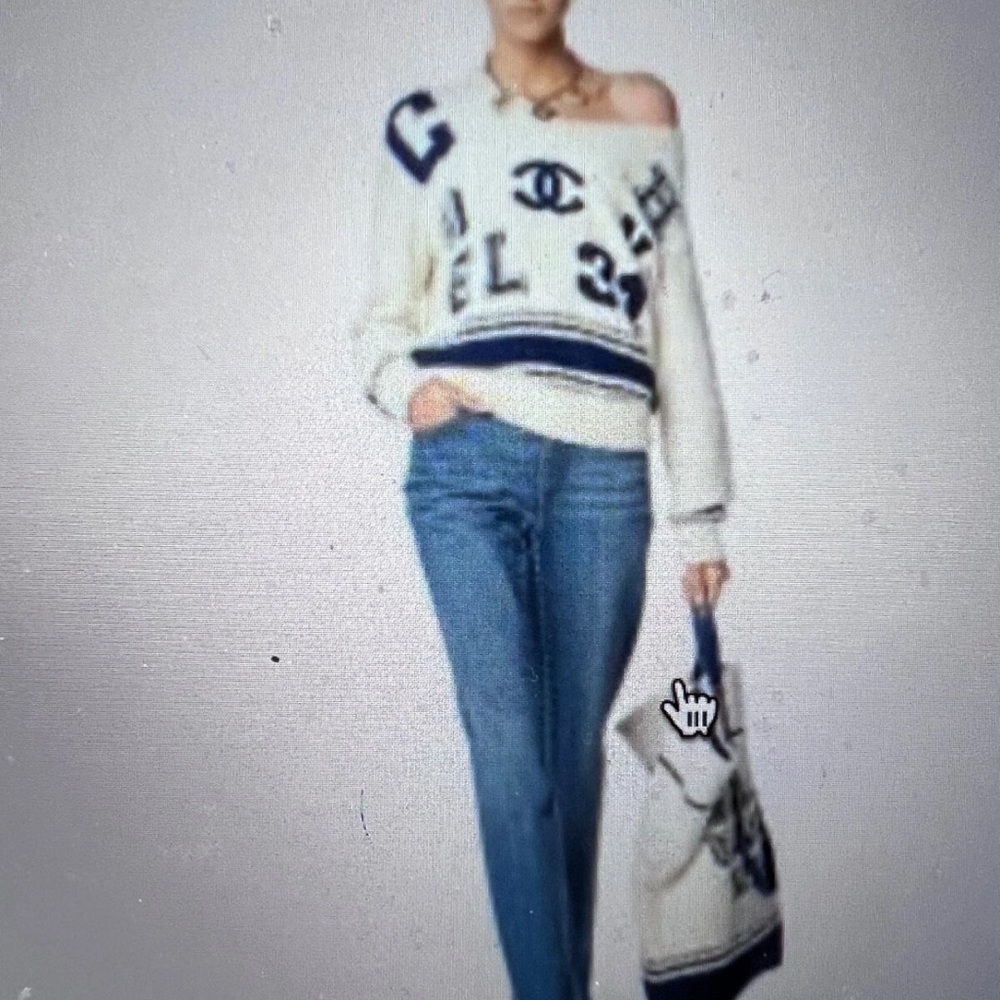 Rare Authentic Chanel ‘varsity’ DEAUVILLE Biarritz Venice crew neck sweater EU36